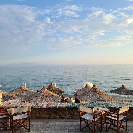 Sunset Boulevard Hotel Qeparo Bagian luar foto
