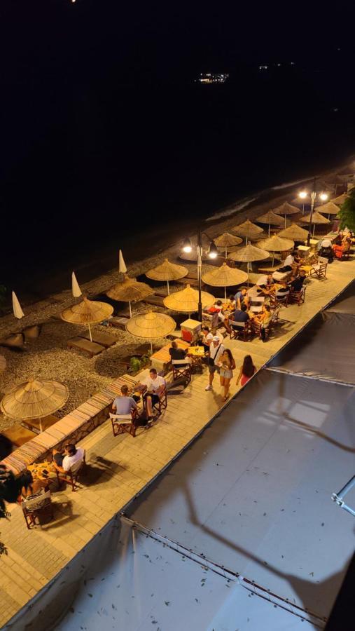 Sunset Boulevard Hotel Qeparo Bagian luar foto