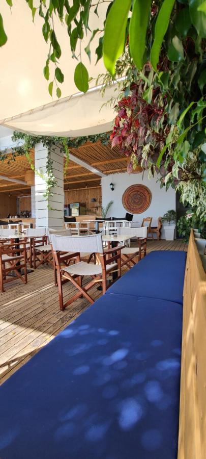 Sunset Boulevard Hotel Qeparo Bagian luar foto