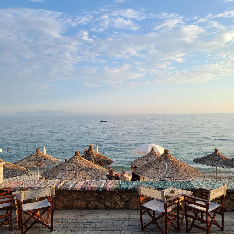Sunset Boulevard Hotel Qeparo Bagian luar foto