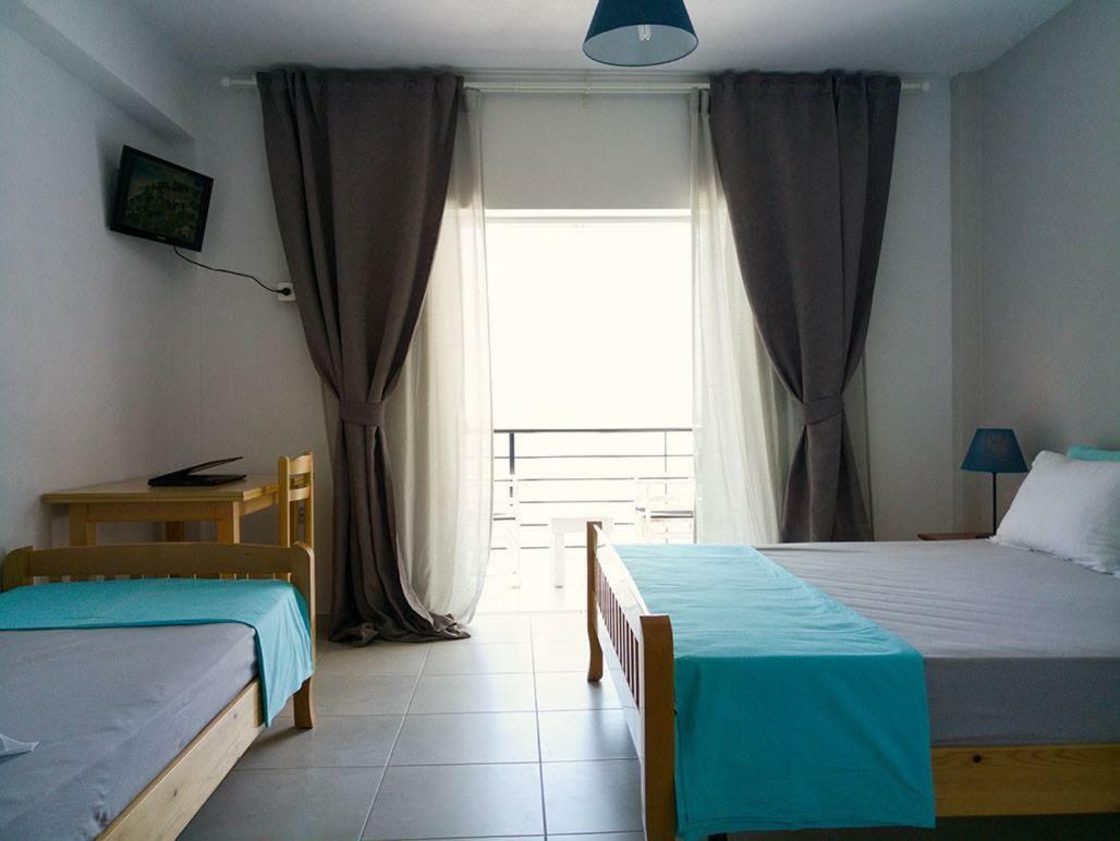 Sunset Boulevard Hotel Qeparo Bagian luar foto
