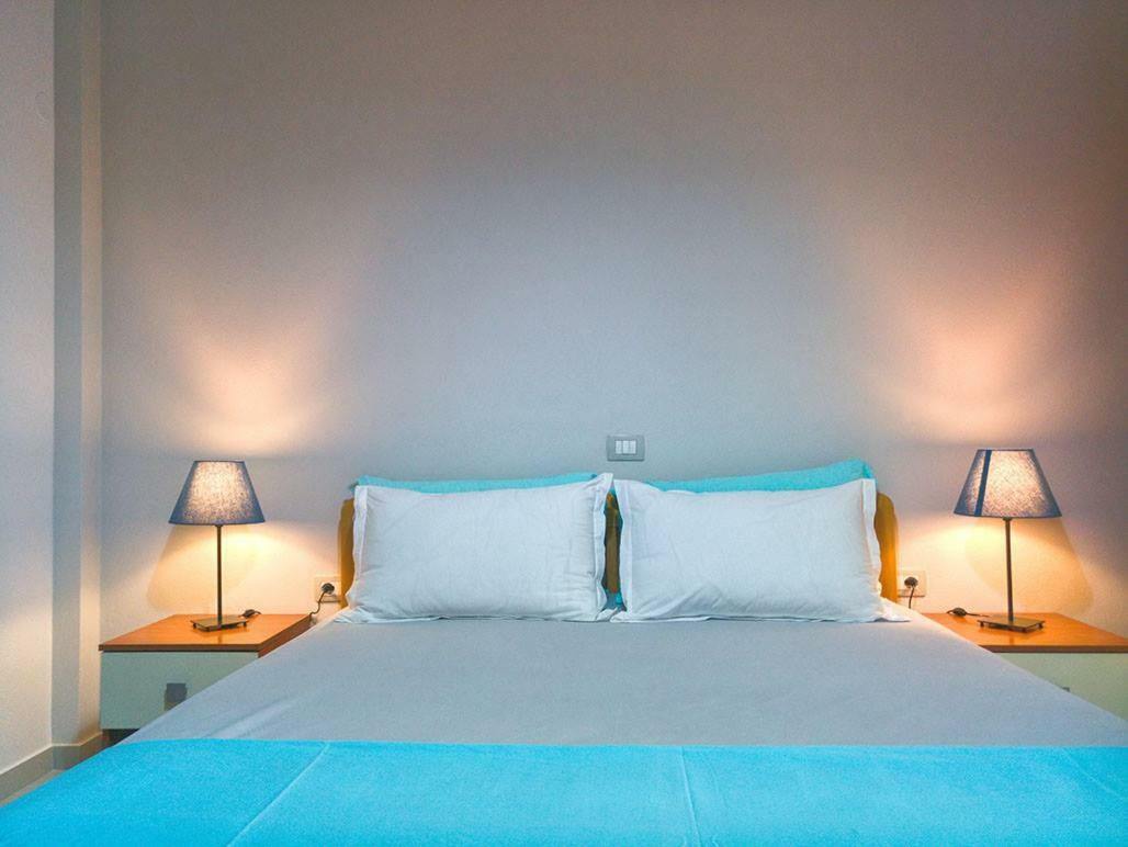 Sunset Boulevard Hotel Qeparo Bagian luar foto