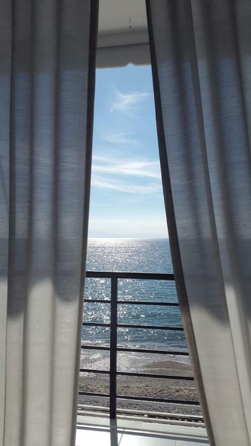 Sunset Boulevard Hotel Qeparo Bagian luar foto